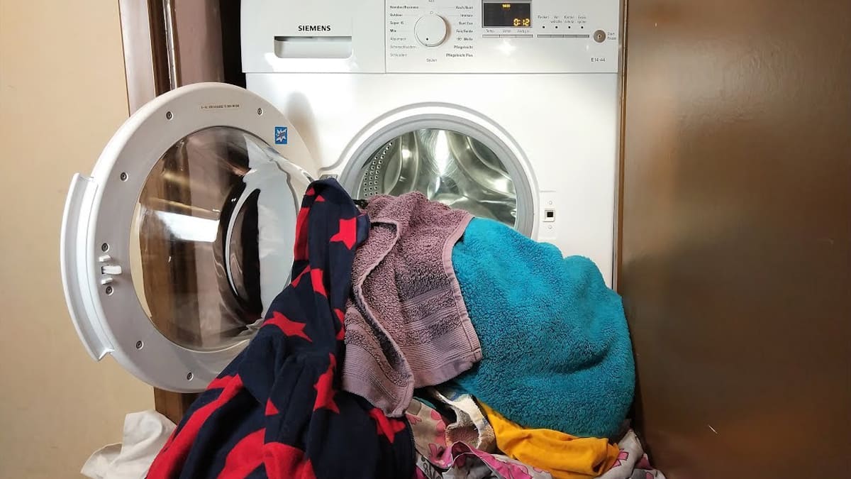 Washing machine makes squeaking noise when agitating