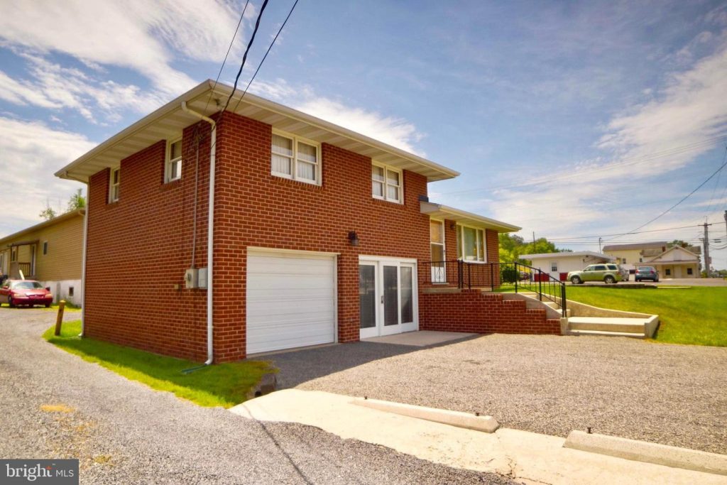 NEW LISTING 40 Dan’s Run Road, Fort Ashby Ally Litten