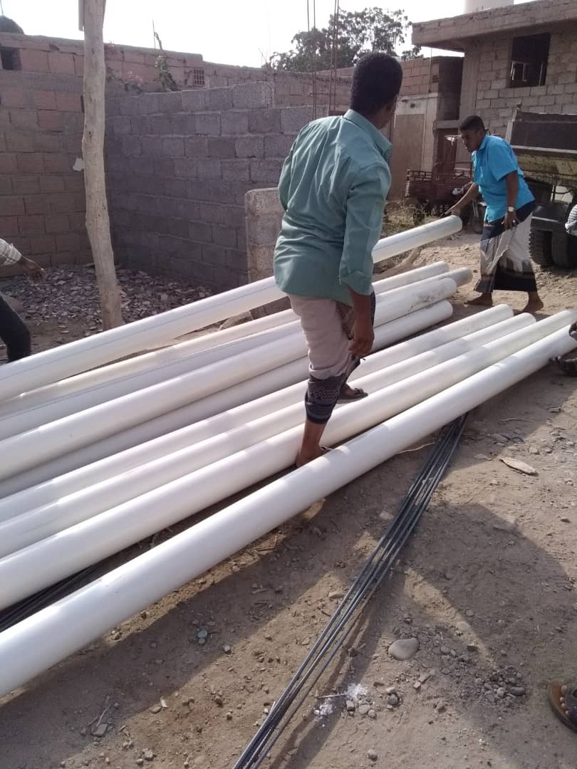 انتقالي تبن يقدم أدوات مياه الصرف الصحي كمساعدة لقرية الخداد