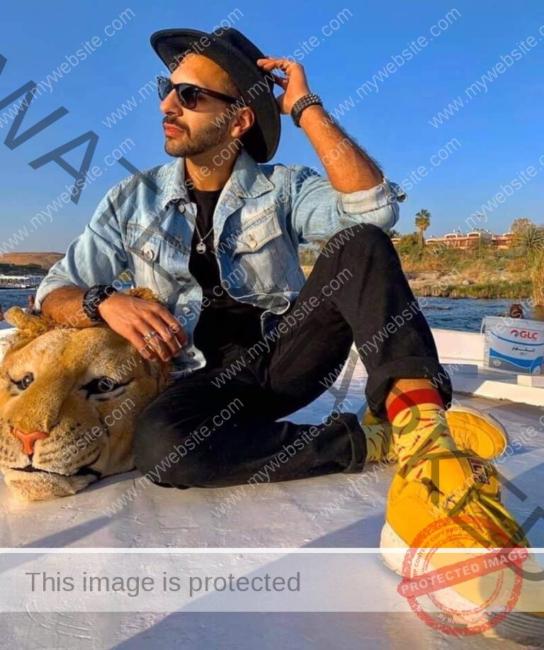 حسن أبو الروس | الحلقة الرابعة. الفنان حسن أبو الروس يعترف لوالده بسر خطير على الهواء ...