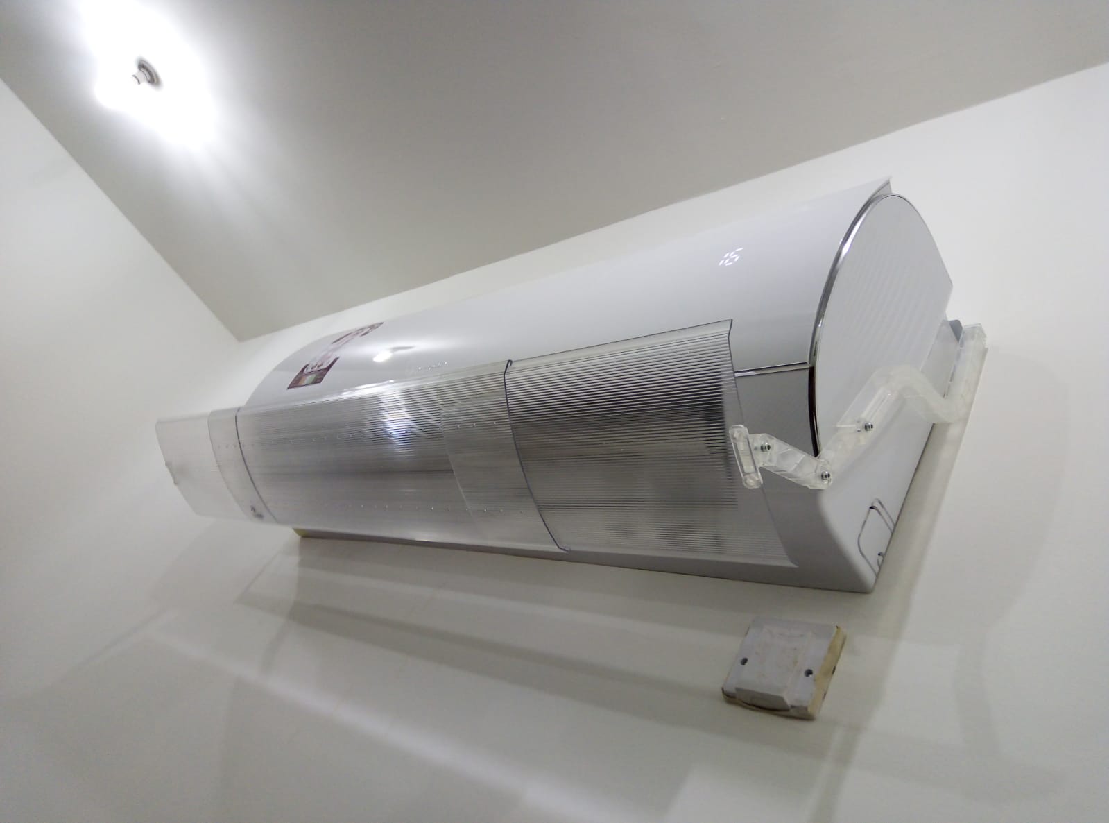 Air Conditioner DeflectorSplit Al Mirqab Trading and Supplies