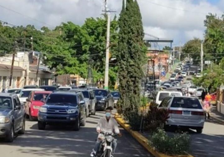 INFORME TURISTICO Visitantes saturan la carretera de Jarabacoa Noticias de