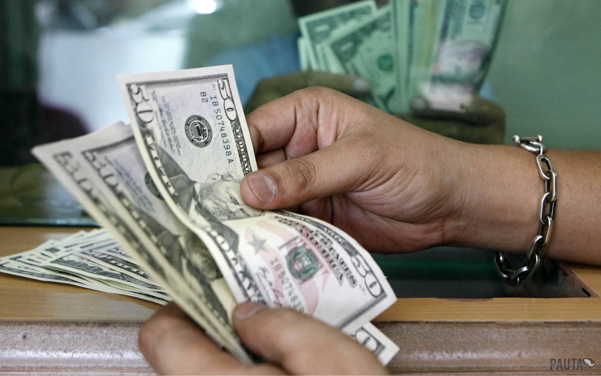 El dólar se cambiaba este jueves a 57.70 pesos en Rep. Dominicana