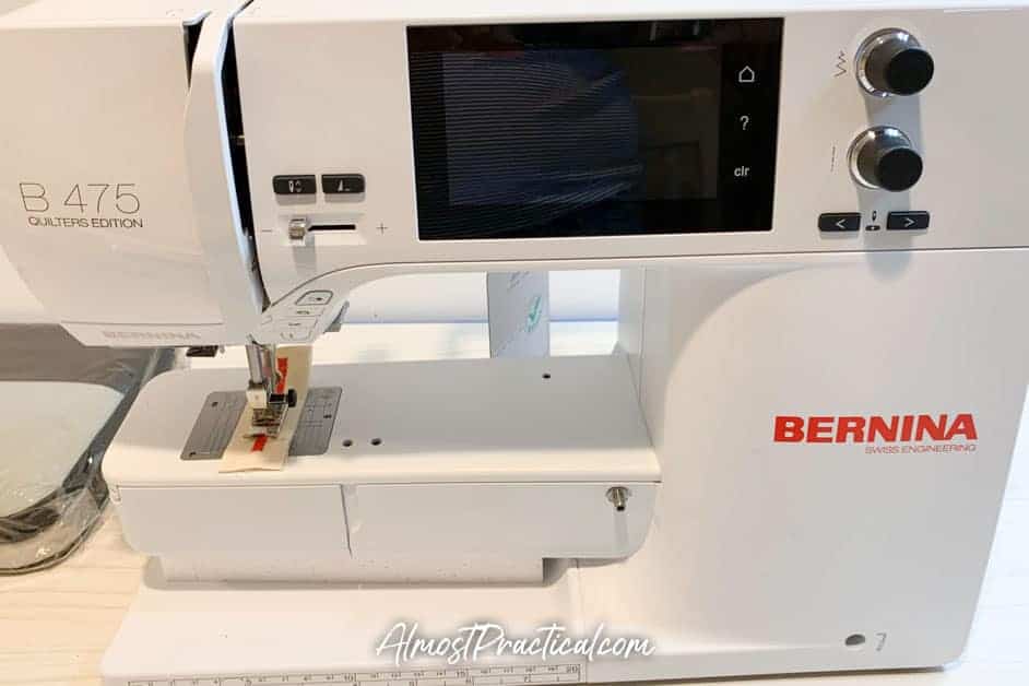 Bernina 475 QE What's In The Box?
