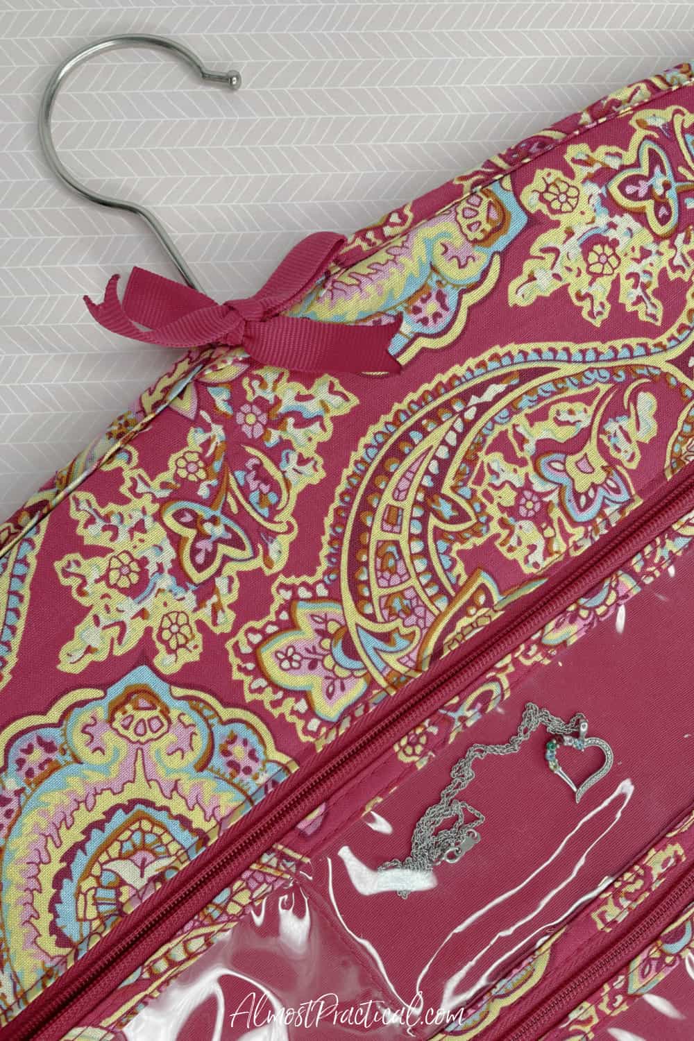 How to Pack Necklaces When You Travel 7 Options