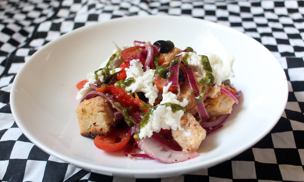 Roasted Pepper and Mozzarella Panzanella Al
