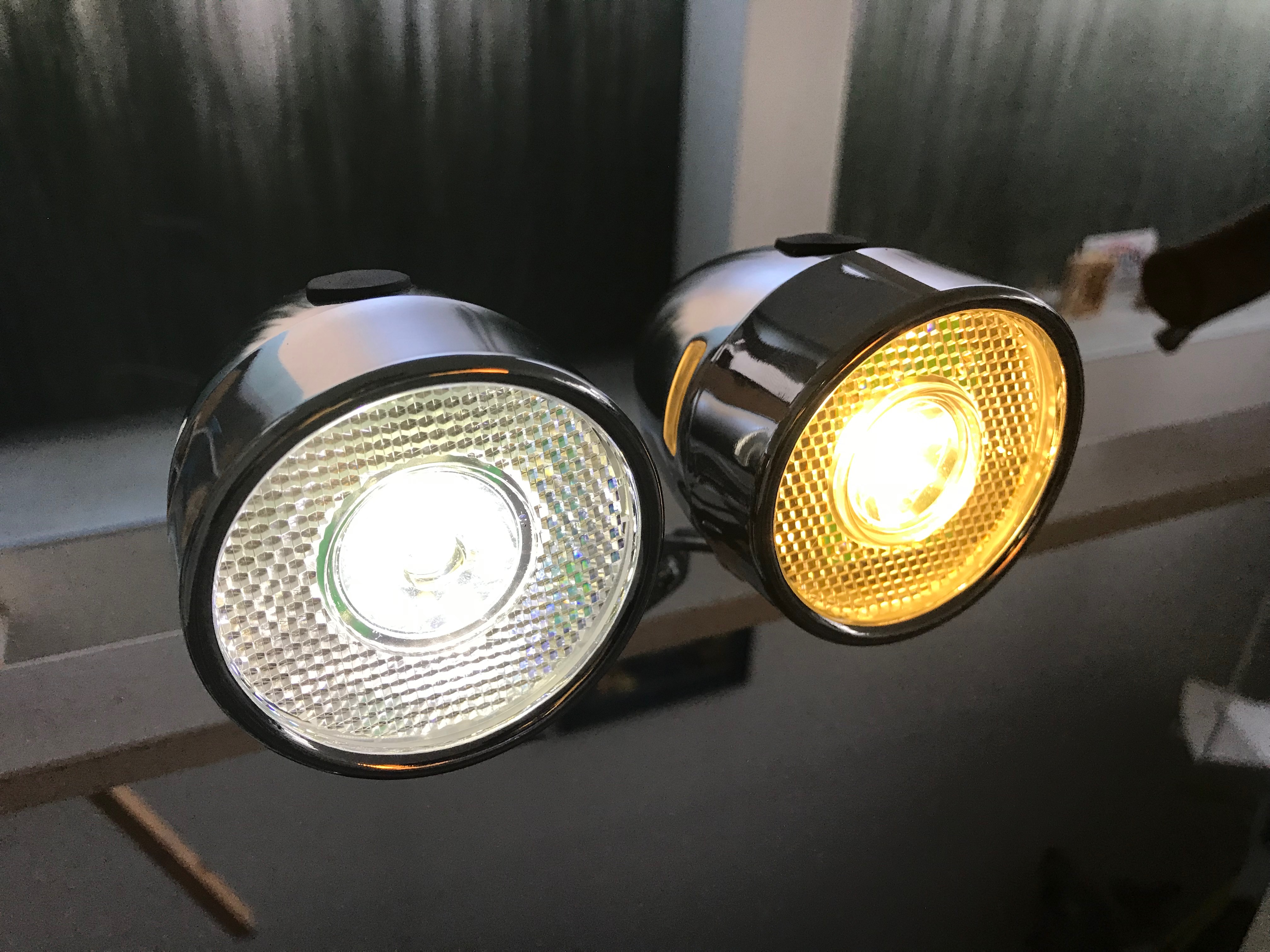 影 ヘリコプター ファントム 自転車 の 電球
