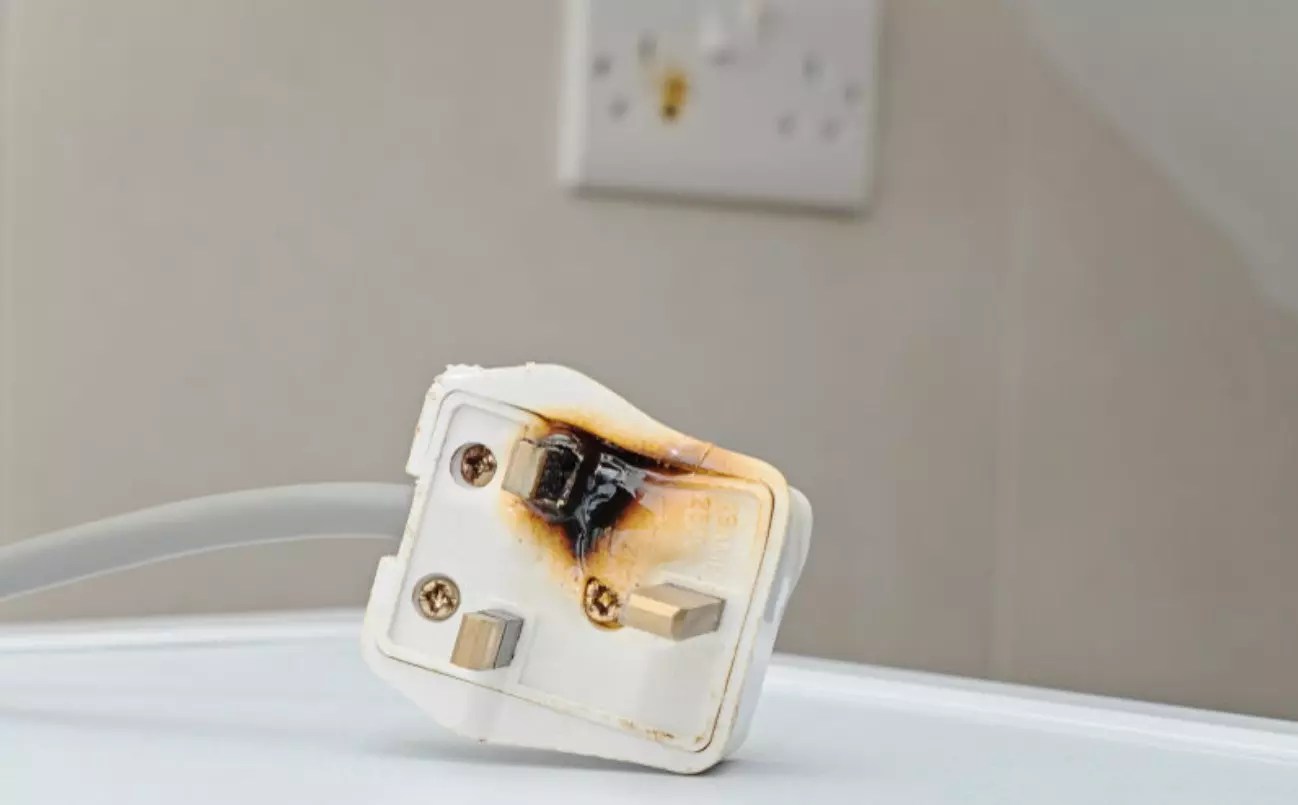 5 Electrical Problems You Should Never Resolve By Yourself