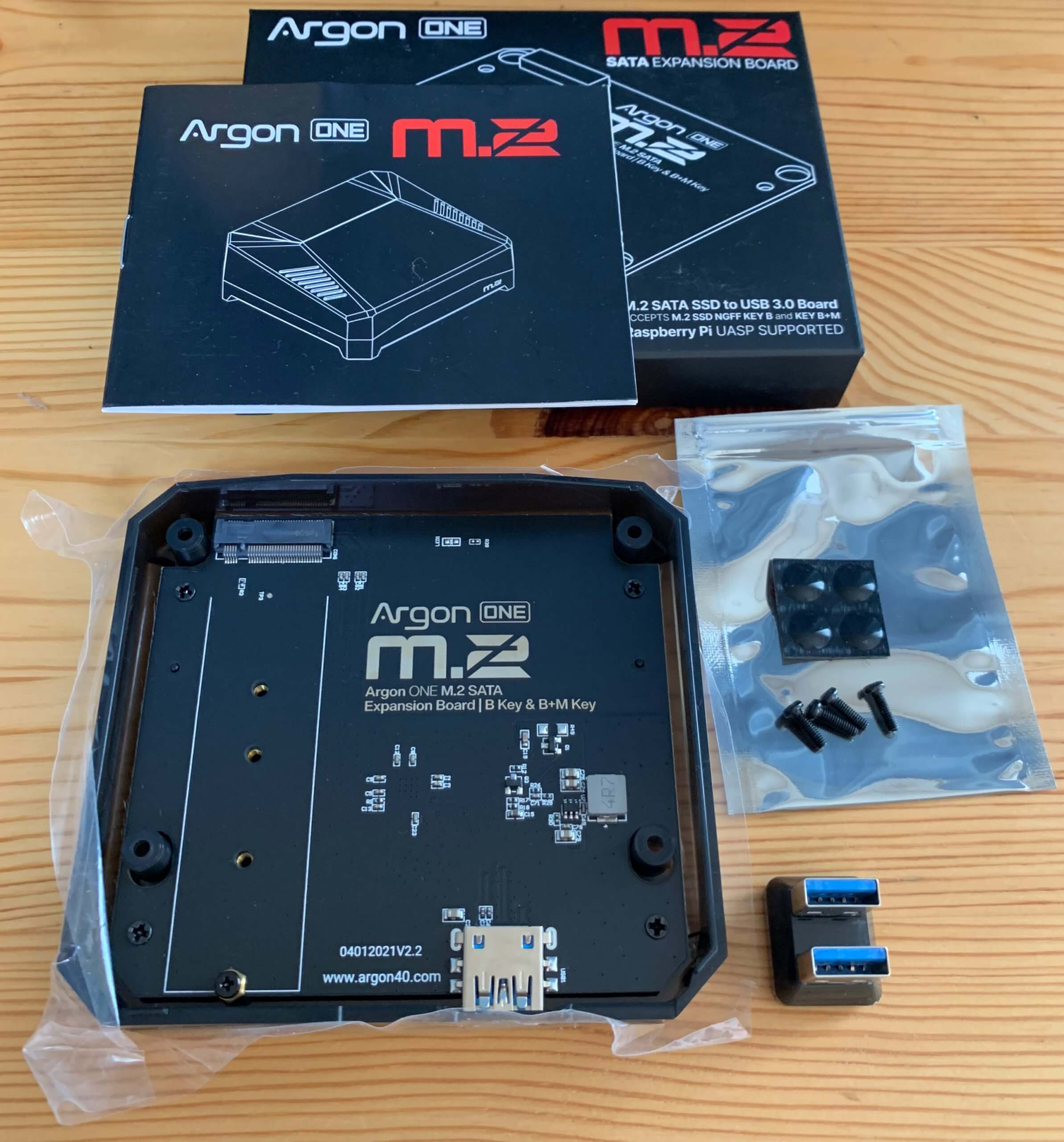 Raspberry Pi 4のケースをArgon ONE M.2にしてみました あろしーど