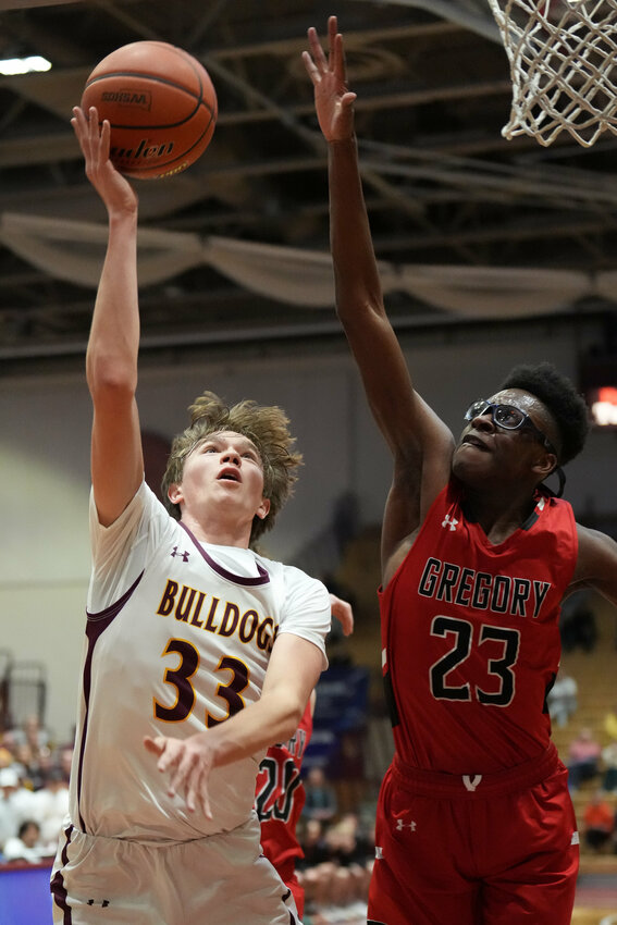 Buzzer beater lifts De Smet in Class B opener The Daily Plainsman