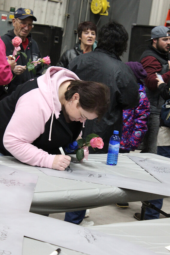 Westmoreland mine ’s pink truck bed event brings town together for breast cancer awareness