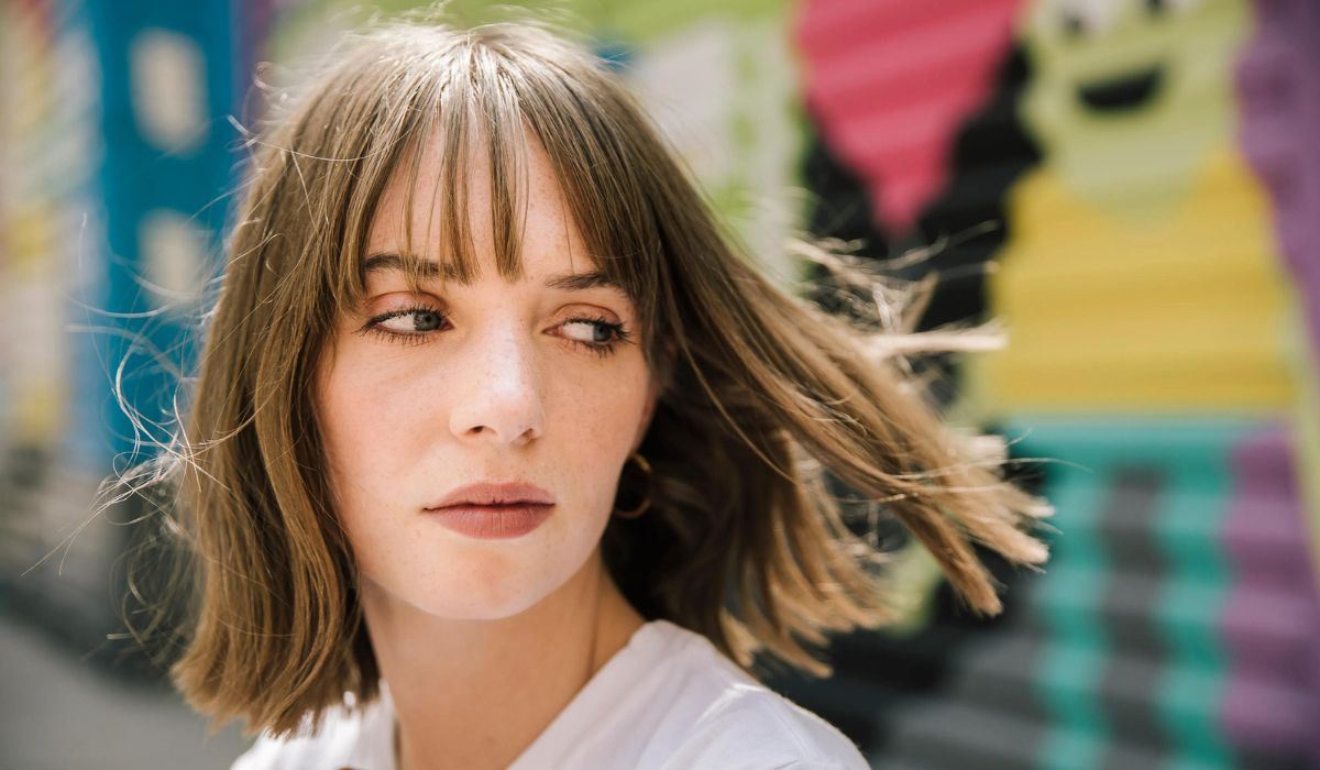 How Tall Is Maya Hawke? Height And Other Basic Facts Revealed!(013)