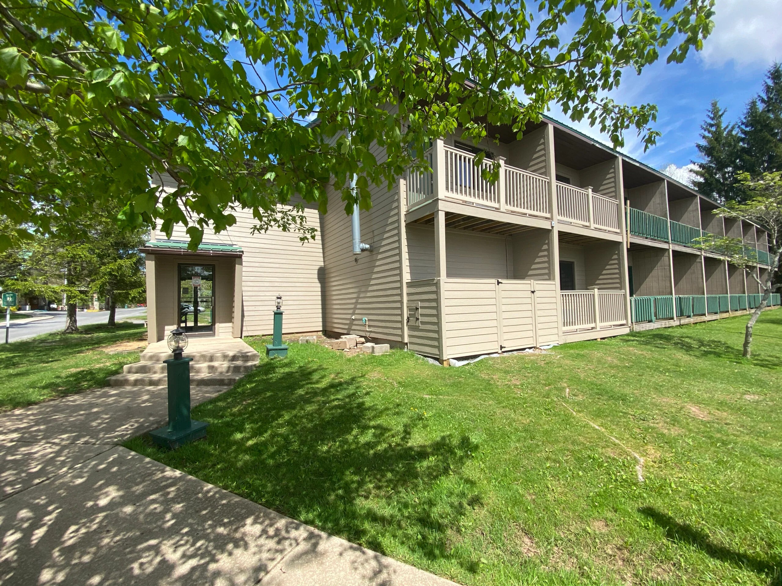 Hotel Alpine Lake Resort