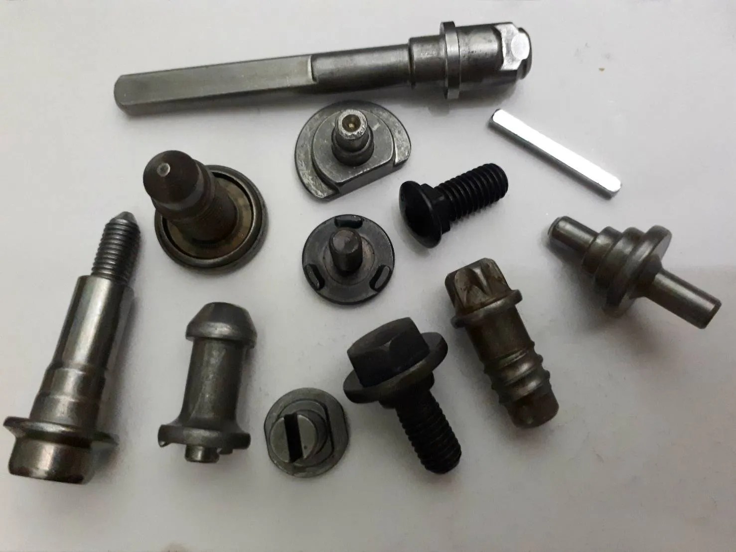Multiple screw, Cold forming screw. Automotive screw ALPro Metals Co