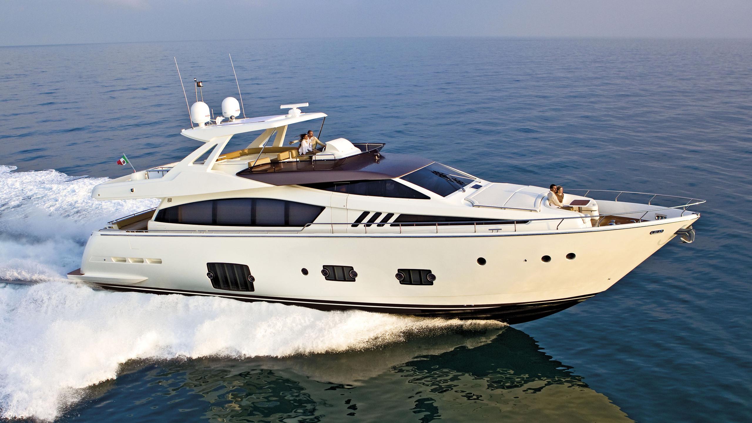 Nuevo yate de lujo de Ferretti EVOLUTION de 24 metros de eslora en venta