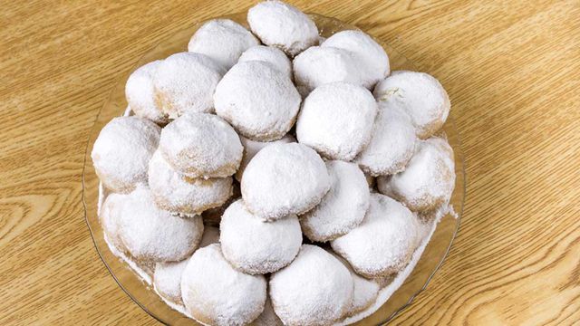 تفسير حلم اكل الكعك في المنام لابن سيرين