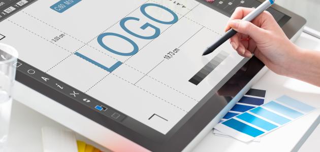 الفرق بين الرمز والشعار