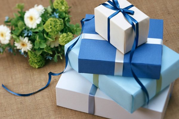 عبارات شكر على هدية من زوجي