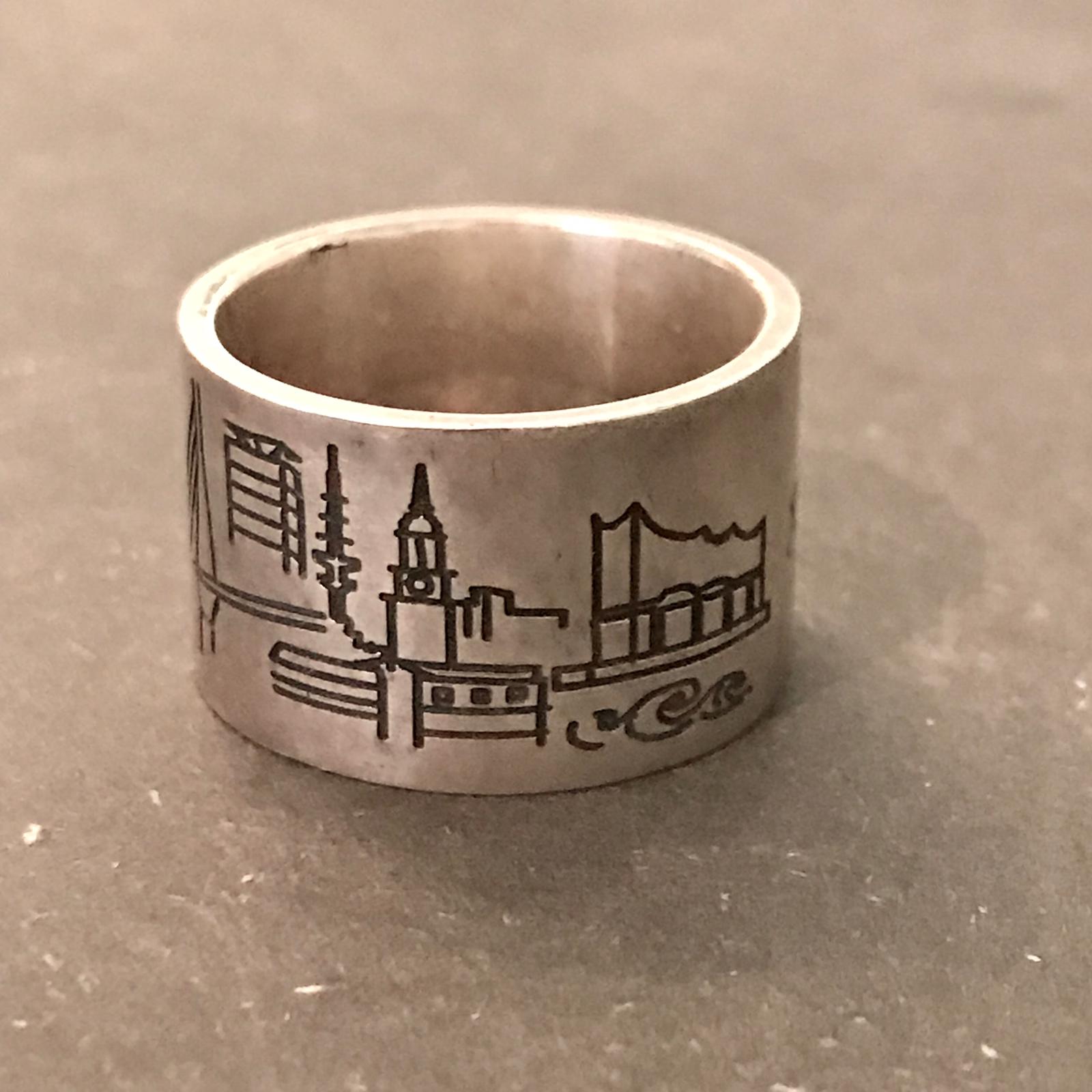 Ring Skyline Hamburg ALSAC Schmuck & Objekte