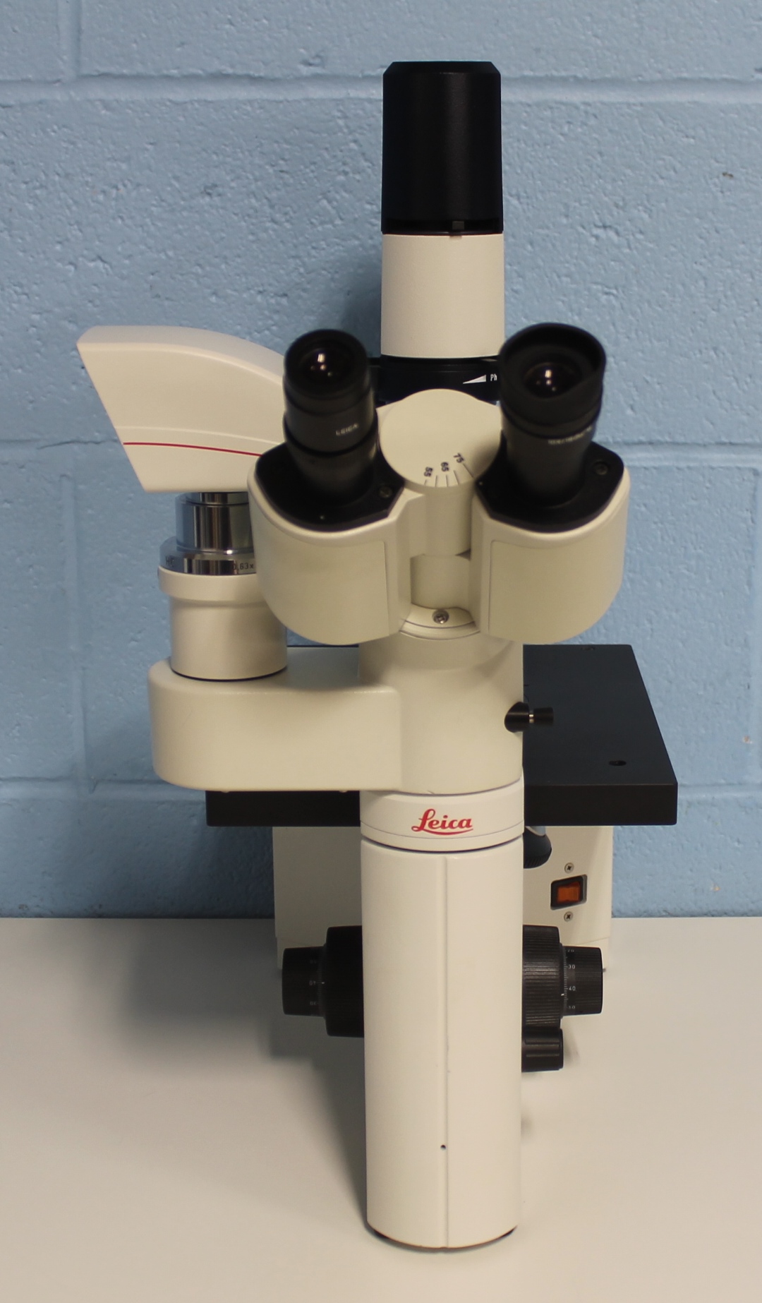 Leica DM IL Inverted Contrasting Microscope with DFC 280 Digital FireW
