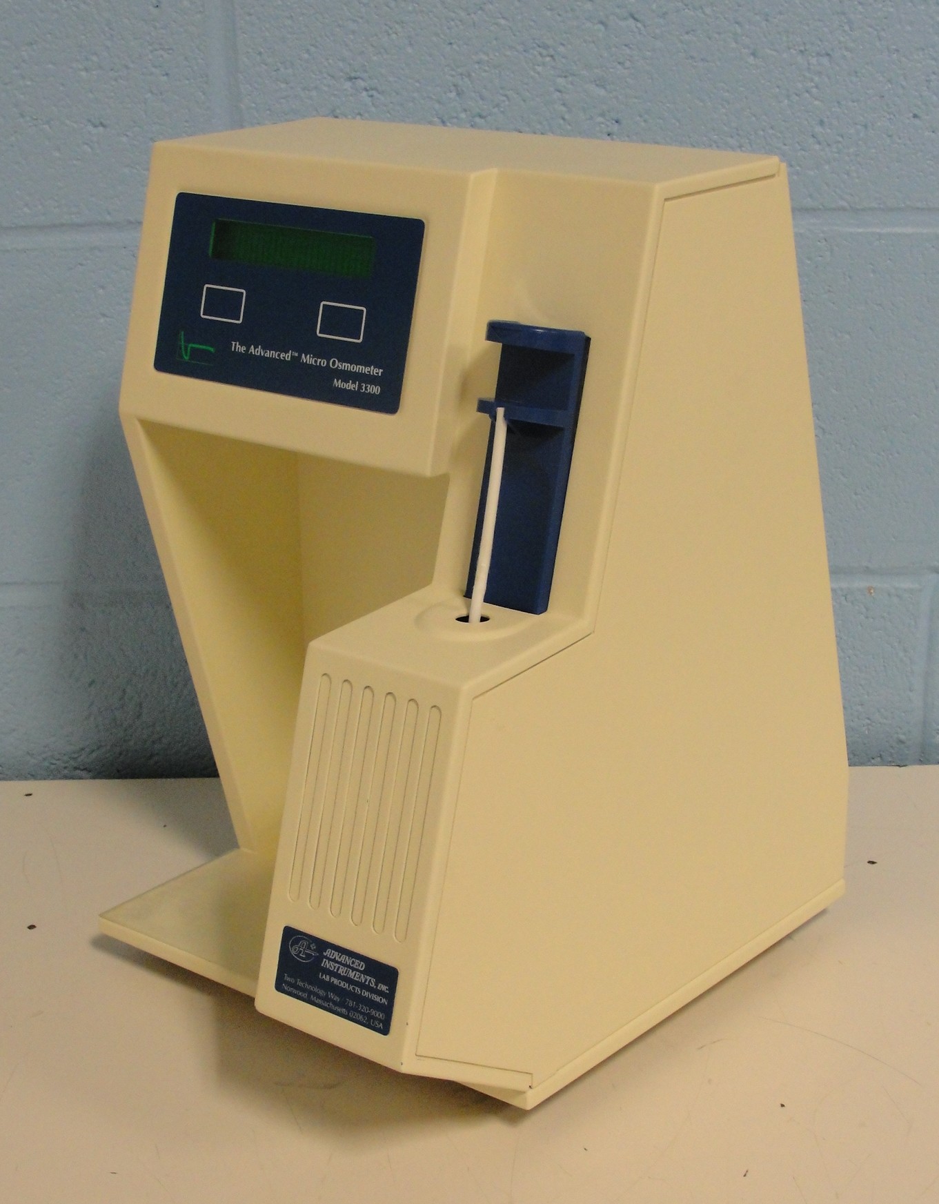 Advanced Instruments MicroOsmometer Model 3300