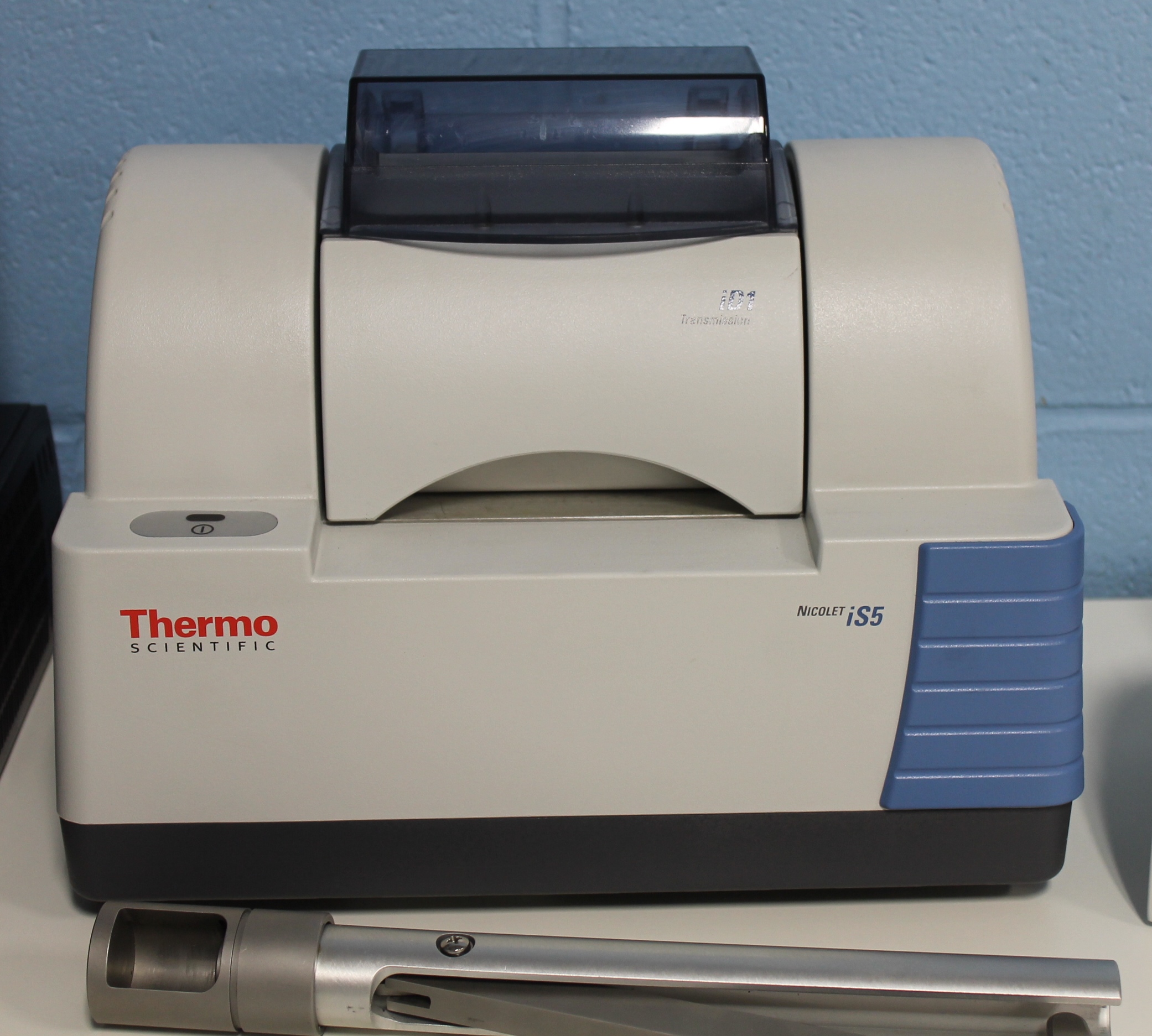 Thermo Scientific Nicolet iS5 MidInfrared FTIR Spectrometer with KBR