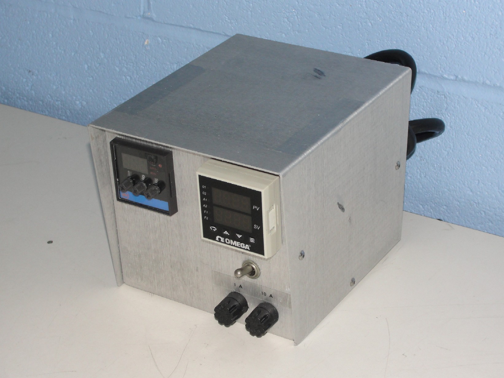 Refurbished Omega Temperature Controller