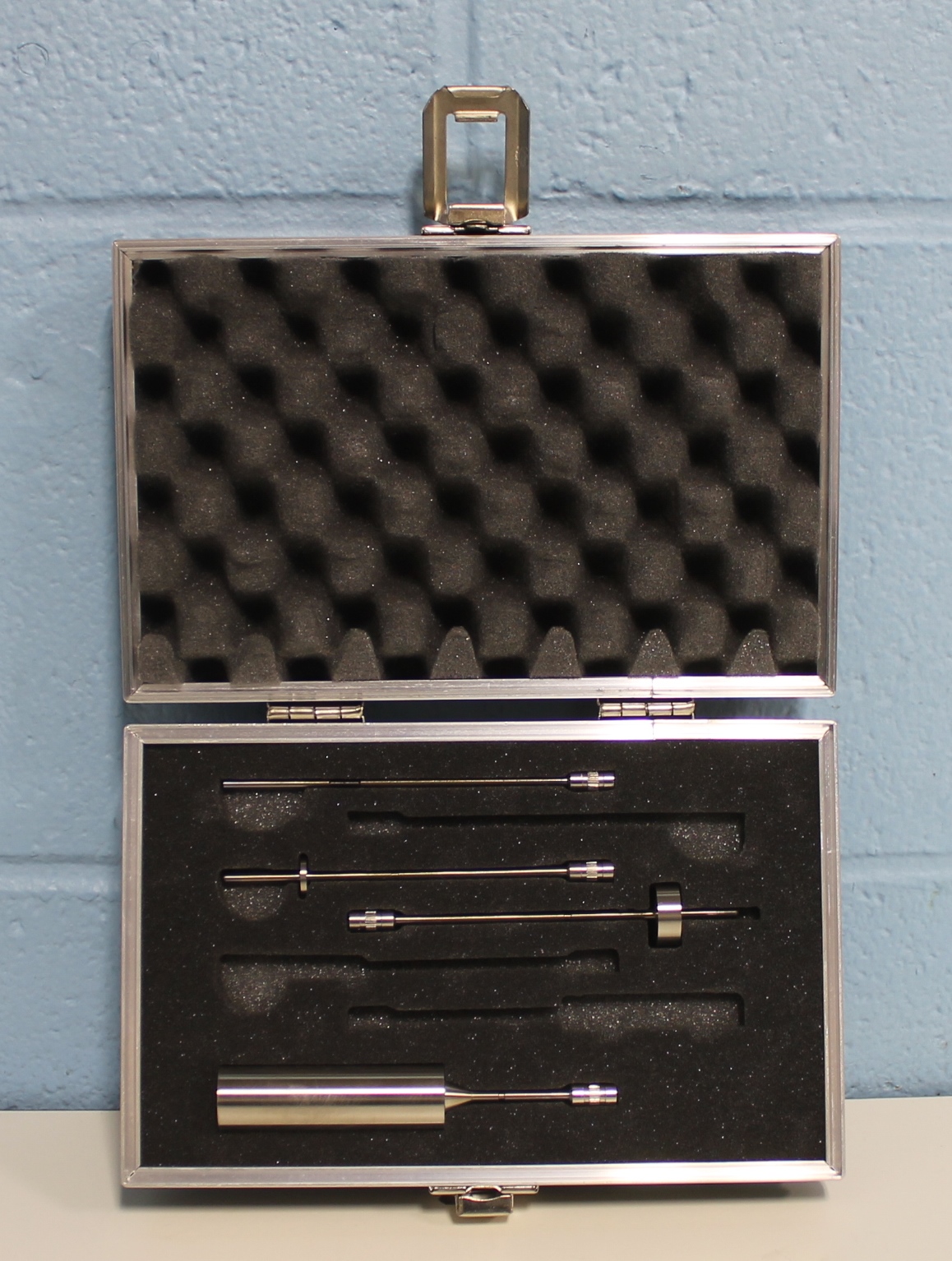 Brookfield Model LVDVE230 with LV Spindle Set and Case