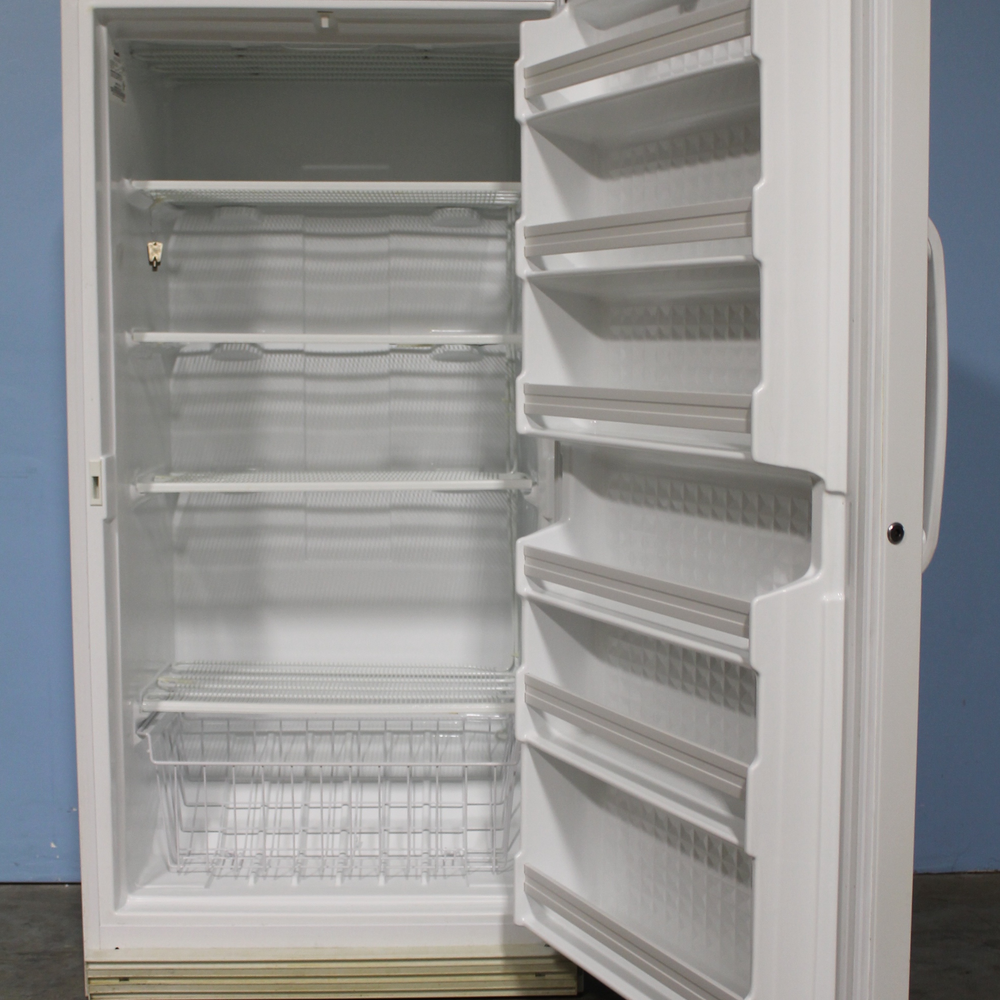 ALT ITEM 22241 20 Upright Freezer model V20NAB