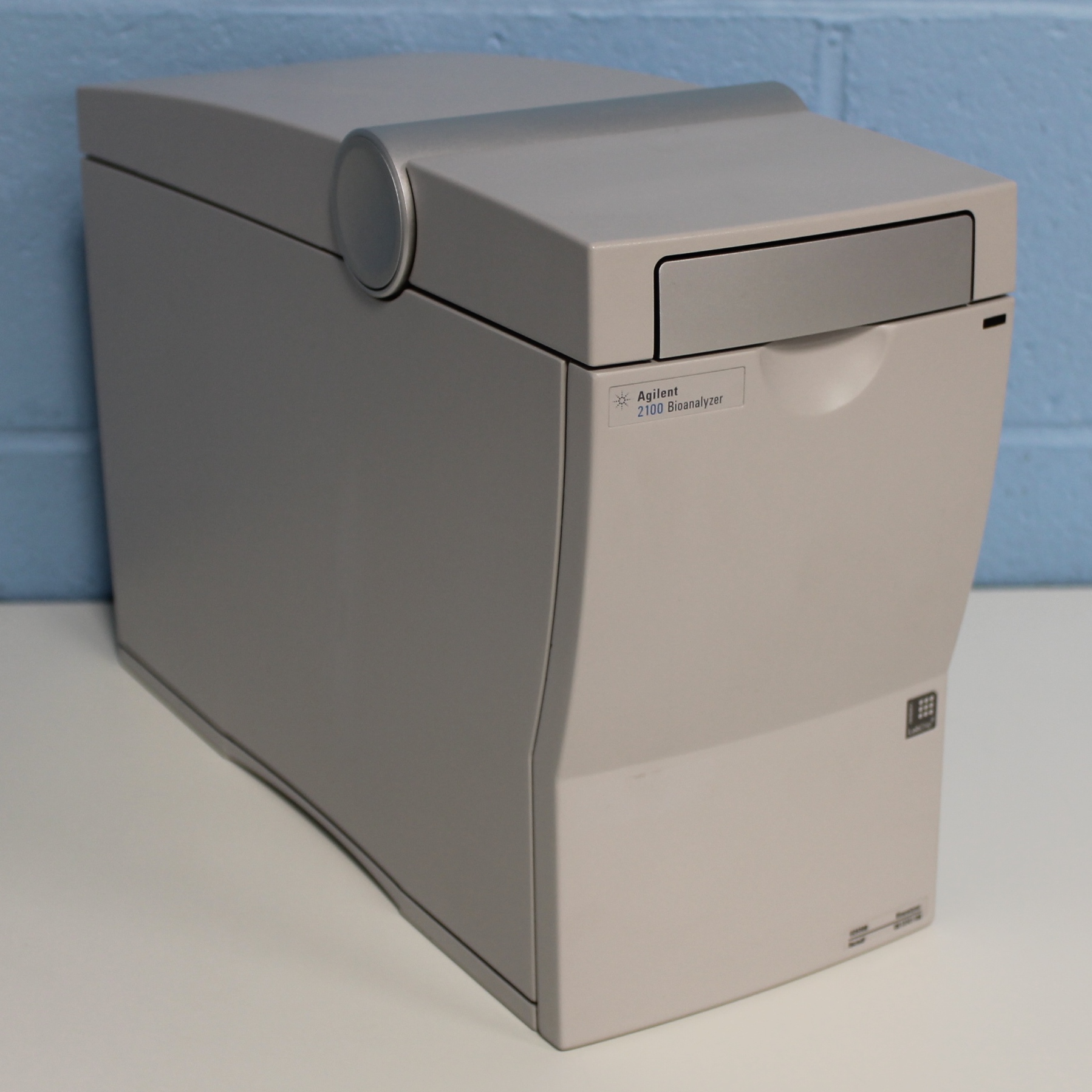 Agilent Technologies G2938C 2100 Bioanalyzer DNA Chip Reader