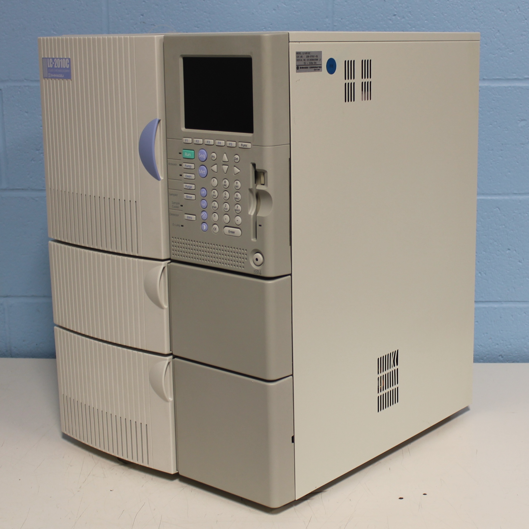 Refurbished Shimadzu LC2010C HPLC System