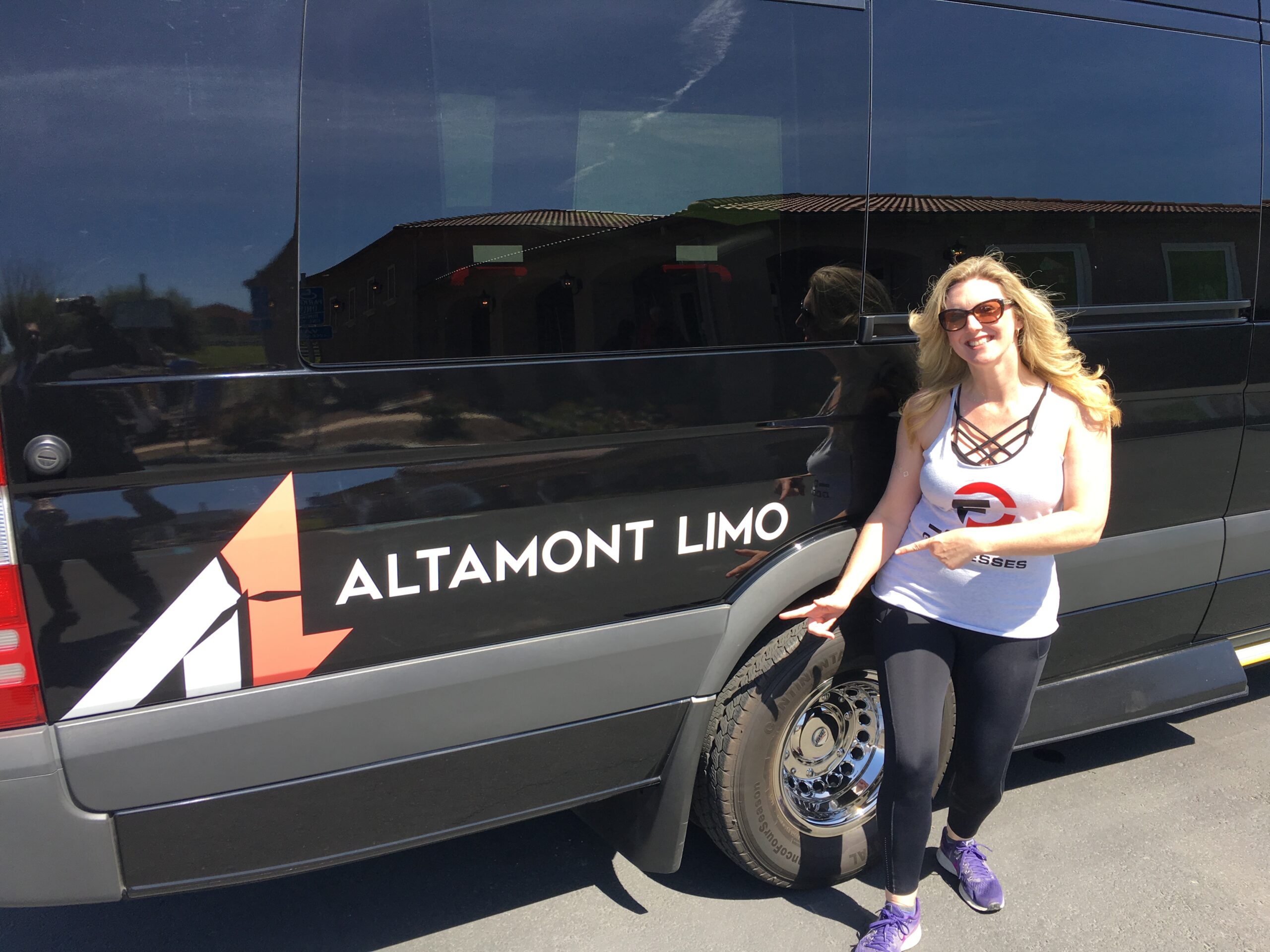 Gallery Altamont Limo Bay Area limousine for wine tours, weddings,