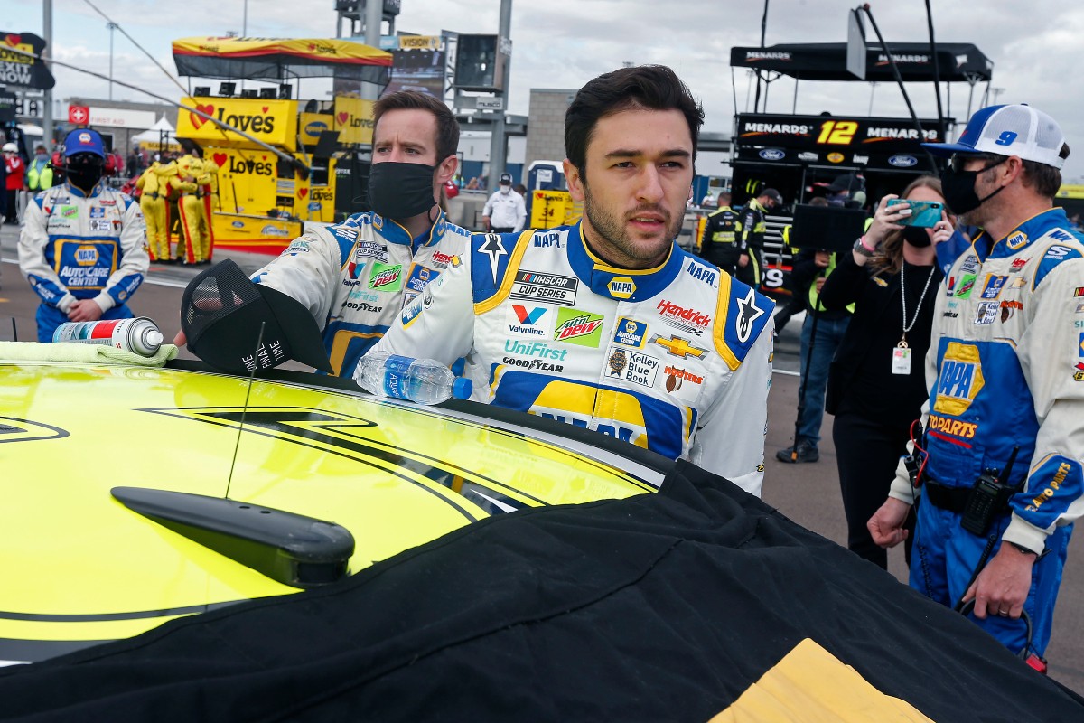 Do NASCAR Drivers Pee During a Race? Dale Earnhardt Jr. Answers