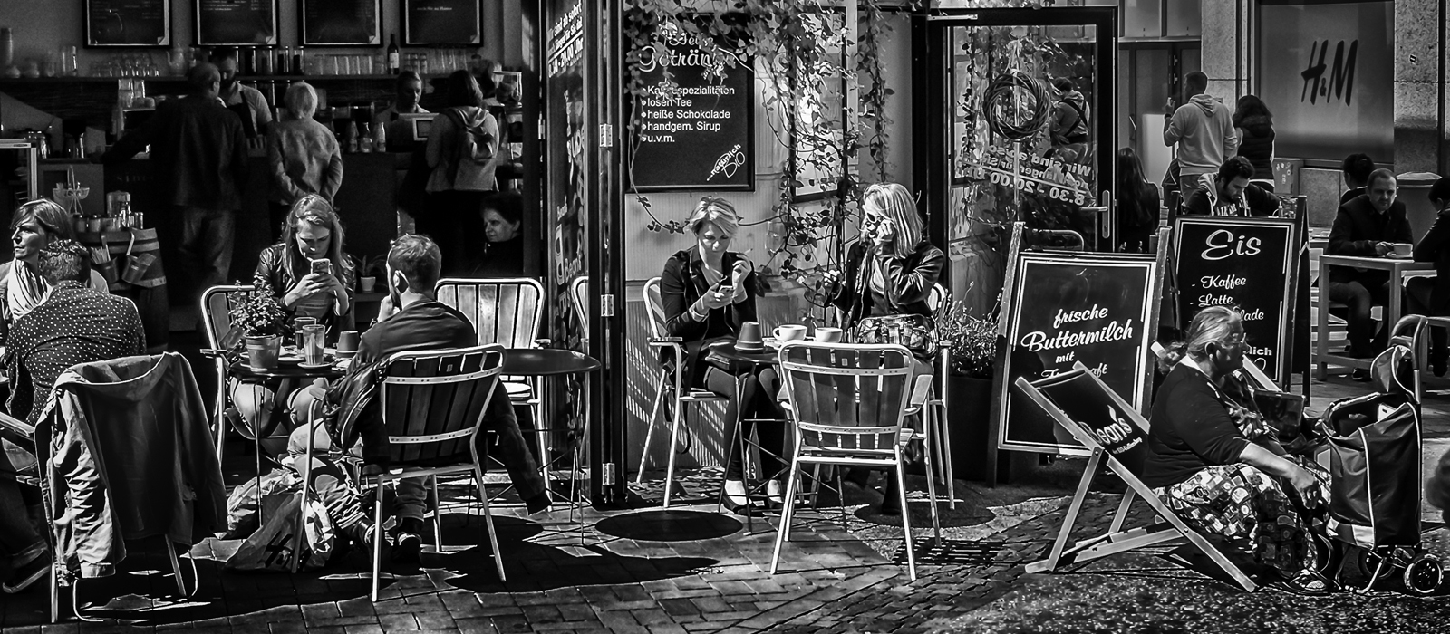 Why You Should Work At Coffee Shops