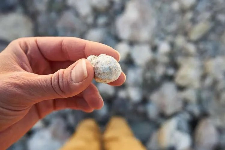 Dugway Geode Beds How to Find Geodes in Utah Guide) Amanda