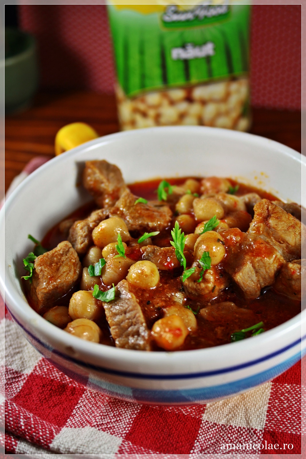 Mancare cu carne de porc si