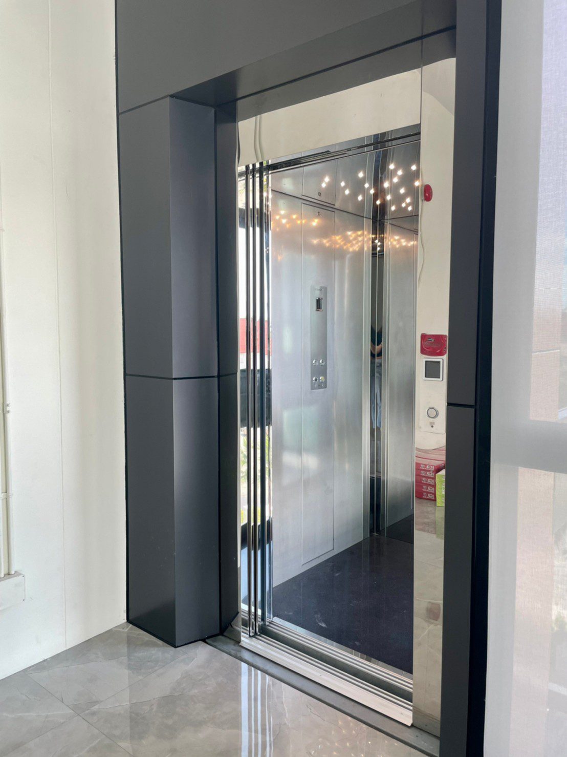 Observation Lift with Outdoor Shaft Amatalift ผลงานของเรา