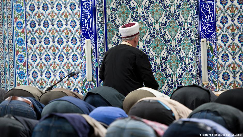 Austria calls for European register of Muslim imams Egypt Independent