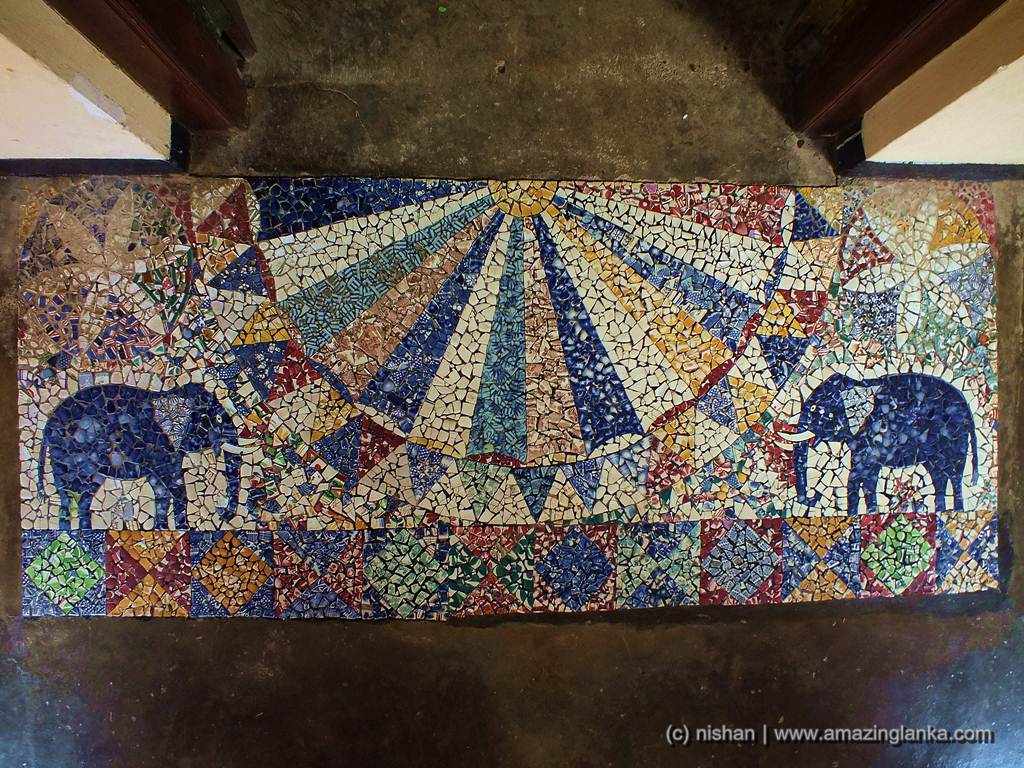 maduwanwela walawwa - Moisacs from tiles