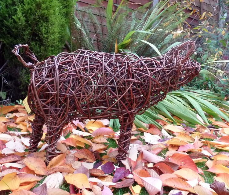 Pigs (9) Willow animal sculptures