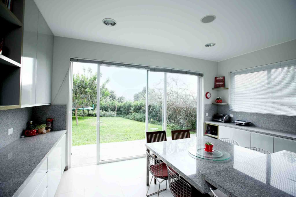 Ventana abatible - Ambienta Perú