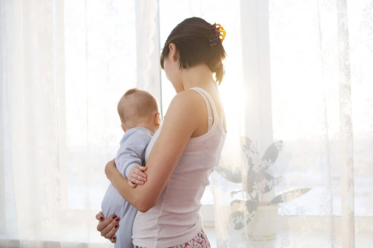 Mon bébé s'endort seulement dans mes bras Améliore ta Santé
