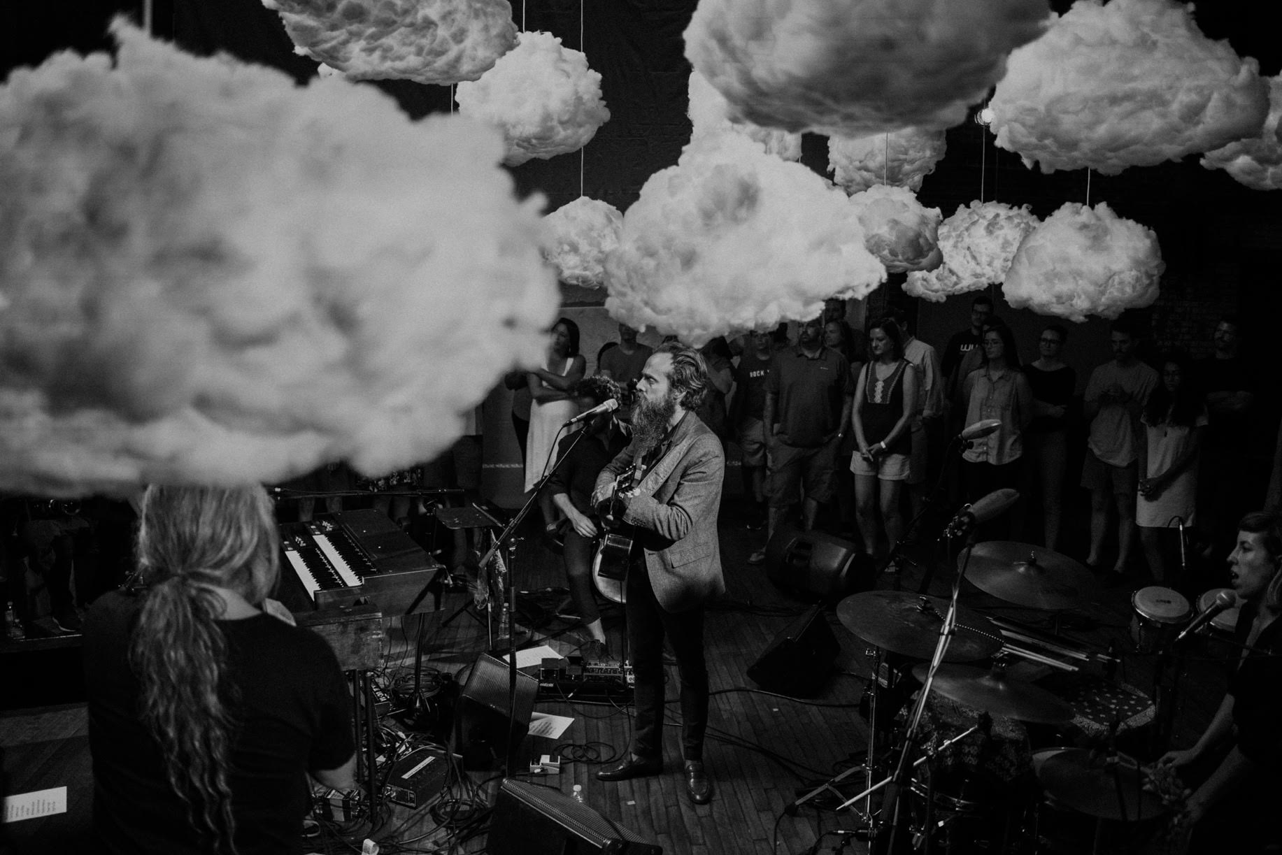 Video Iron and Wine “Thomas County Law” Americana UK