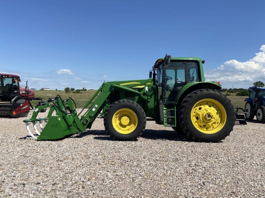 ’07 JD 7520 MFWD w/JD 741 Loader. 65,500 American Ag Video Auction