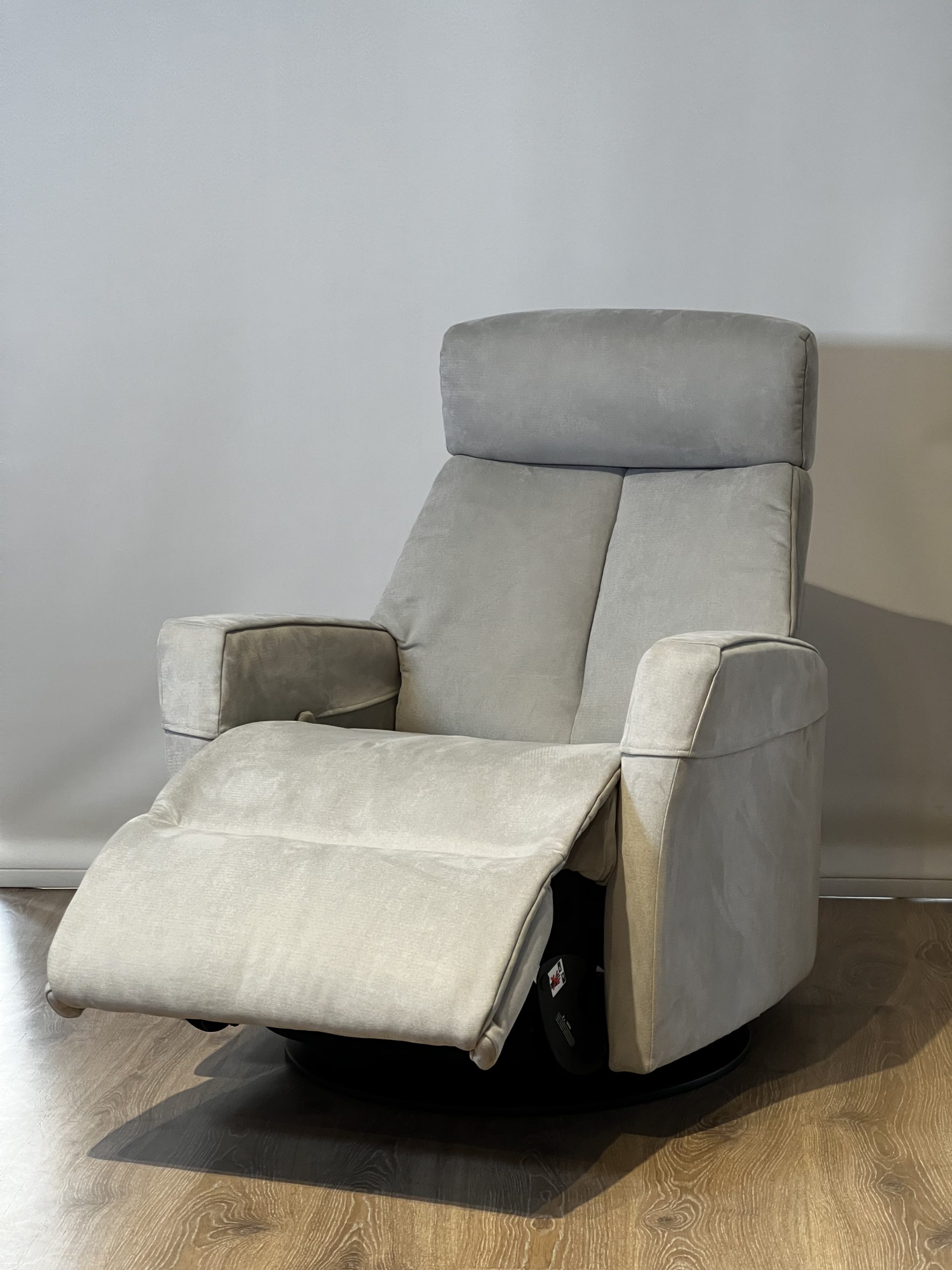 QUEEN RECLINING CHAIR (MANUAL) American Beds