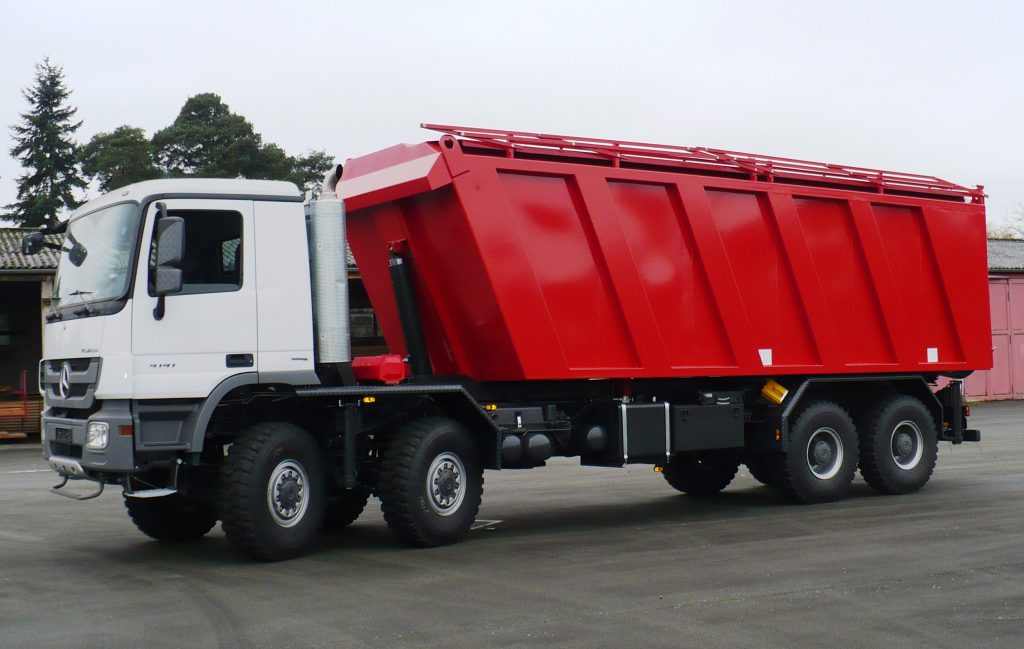 SAND TRUCKS & SILOS American Completion Tools