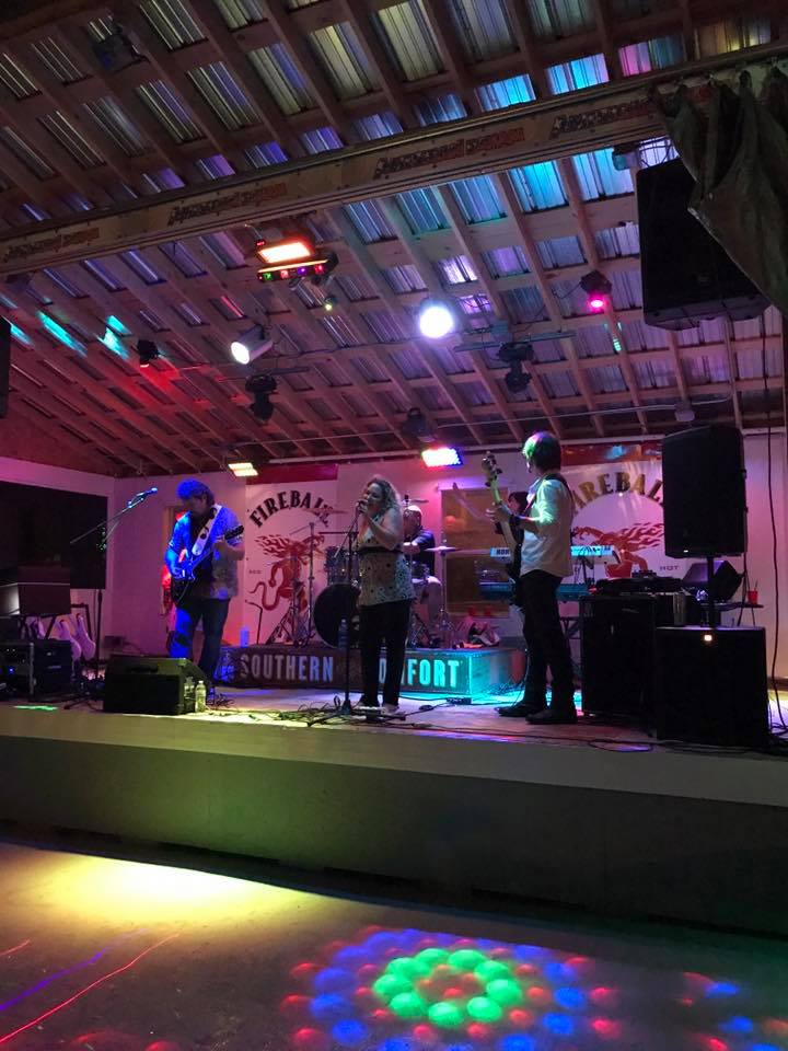 Dream on the GreenA Unique Bar Experience