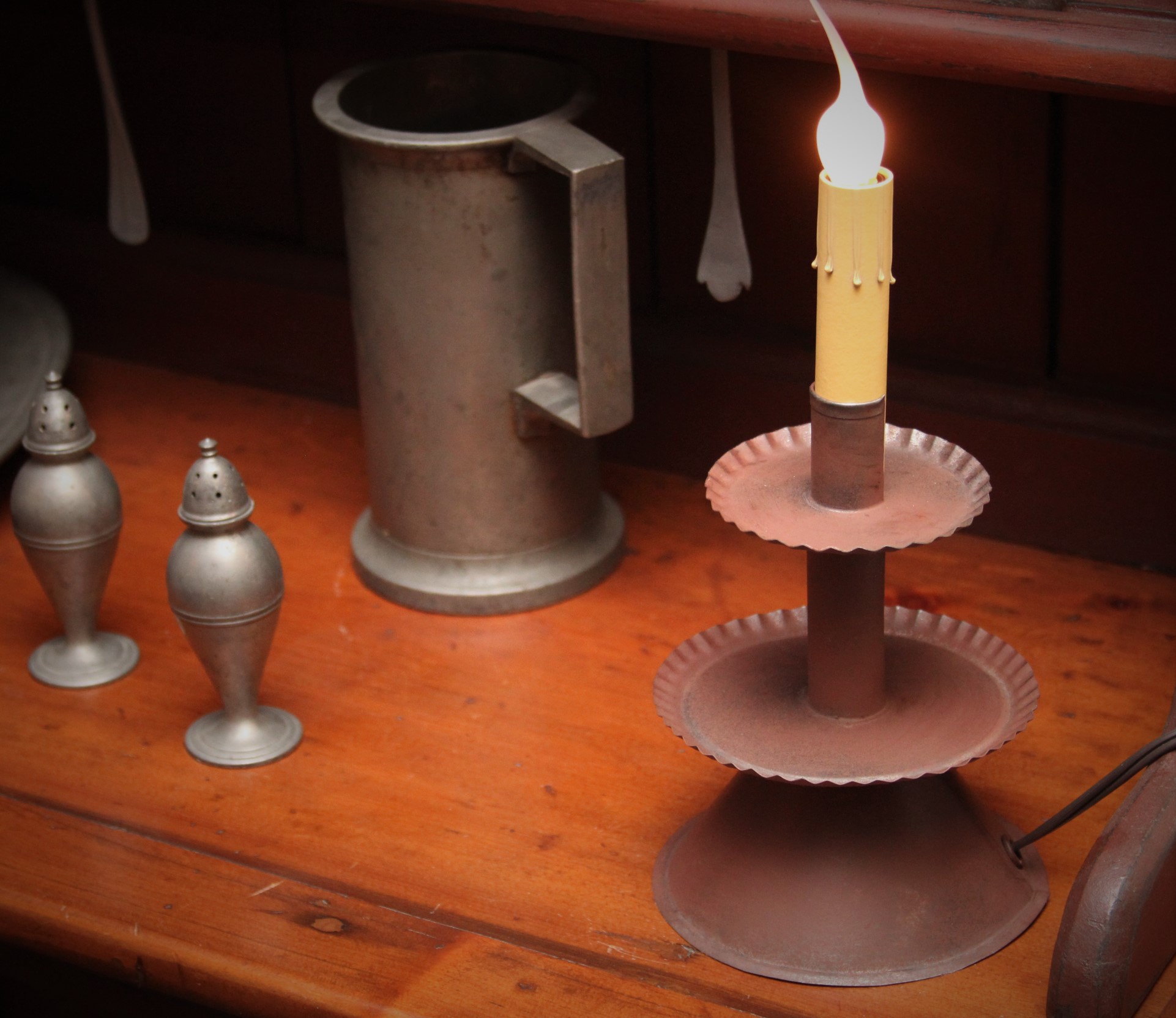 Josiah electric candle holder in red The American Heritage Shop,LLC