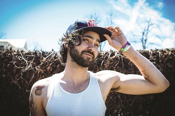 Shakey Graves Weird Voices « American Songwriter