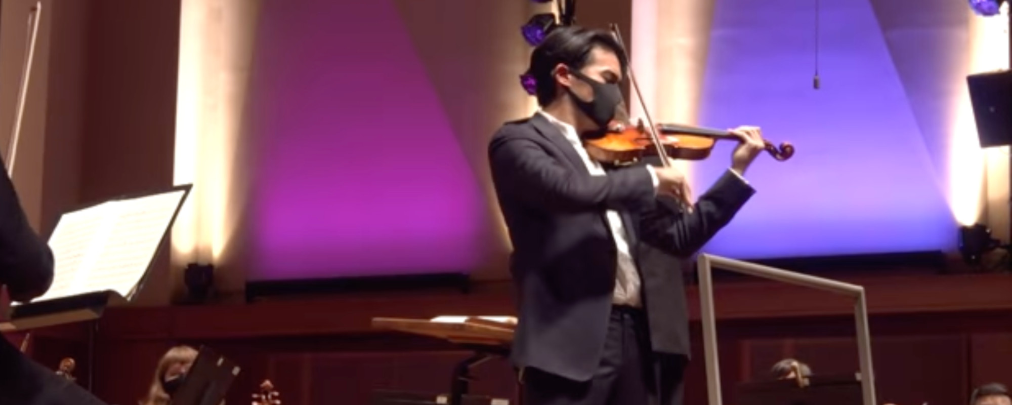 Star Violinist Ray Chen Breaks a String MidSolo, See What He Does Next